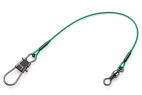 Grünes Stahlvorfach mit Karabiner und Wirbel – RAUBFISCHWERK